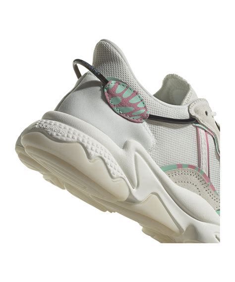 adidas schuhe damen ozweego weiß|adidas ozweego low top sneakers.